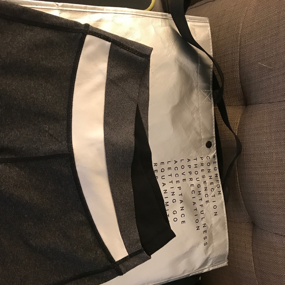 Lululemon pants size 4